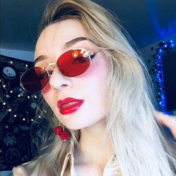 Meet your Posher, Meaghan - Picture 1 of 1